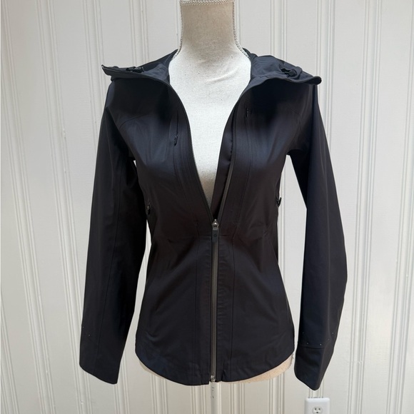 Women's Black lululemon windbreaker Hooded Jacket - Picture 1 of 6